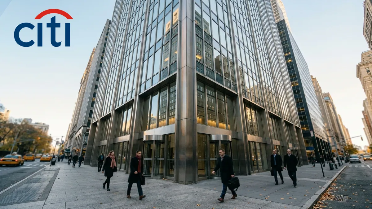 Résultats financiers de Citigroup — façade vitrée d'un gratte-ciel bancaire à Manhattan sous le soleil d'automne, logo officiel de l'enseigne en incrustation.